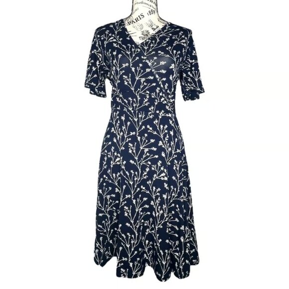 41Hawthorn Dresses & Skirts - 41Hawthorn (3X) Elisse Knit Surplice Dress Stitch Fix Twiggy Floral Flutter Cape